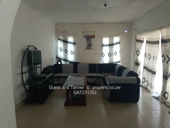 3-Bedroom House for Sale in Chitungwiza Unit L – Council Cession with Community Borehole Access