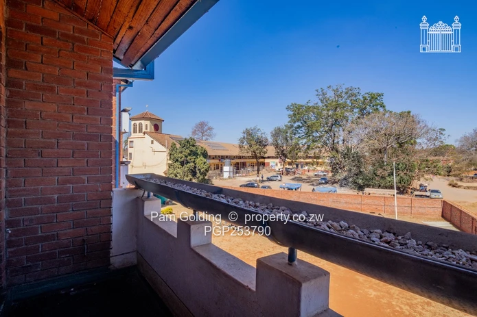 A Lovely 2 Bed Apartment In Marlborough Heights (Sole Mandate)