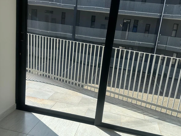 2 Bedroom Flat & Apartment