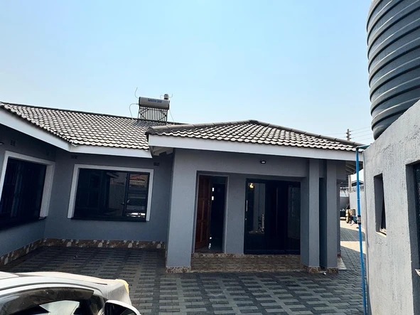 3 Bedroom Flat & Apartment