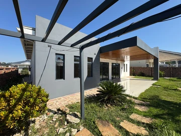 4 Bedroom Garden Flat