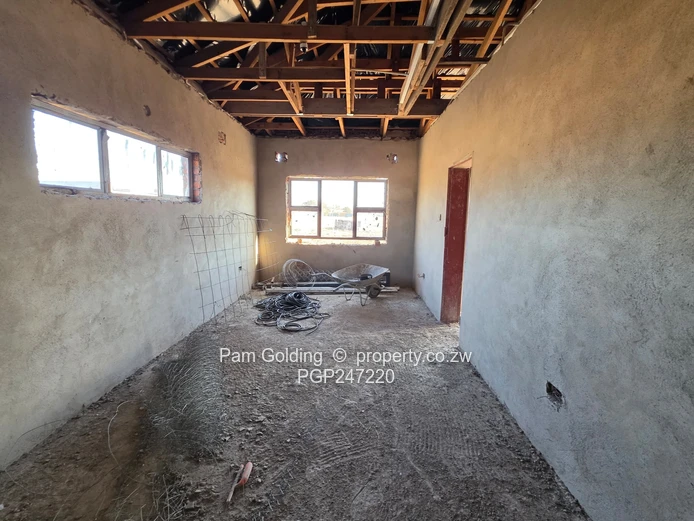 willsgrove lockview 1.414 hectares with a 4bedroomed unfinished house  (Sole Mandate)