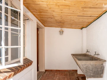 4 Bedroom Garden Flat
