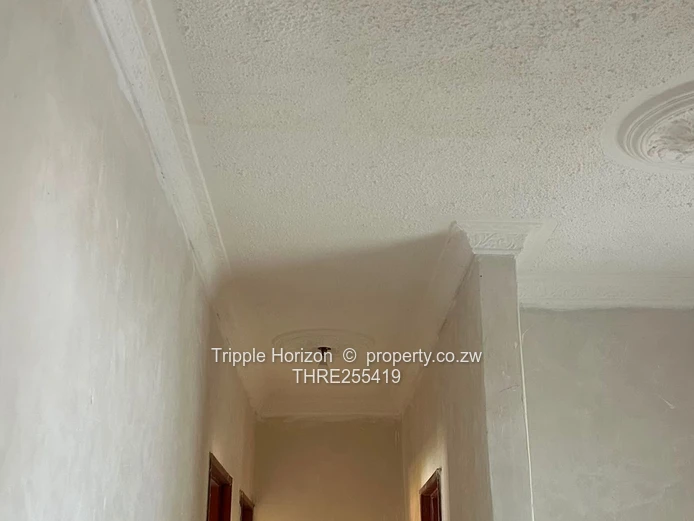 Spacious 4-Bed Westgate Home with Double Garage & Borehole