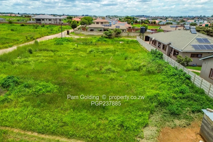 1500 Square Meter Stand For Sale in Haydon