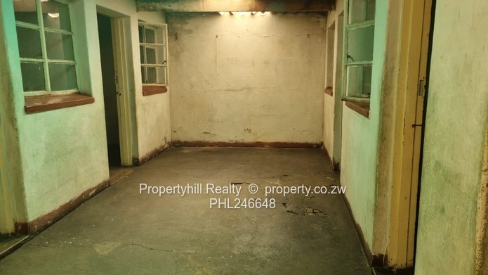 Vacant  House Cottage Available For Immediate Occupation  (Sole Mandate)