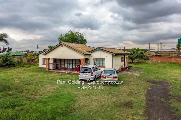 3 Bedroom Fixer Upper Near HIT