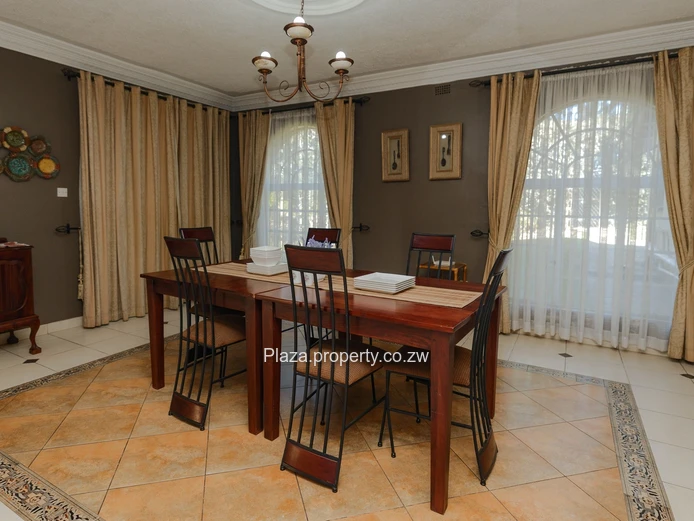 Executive Mature Home To Let 