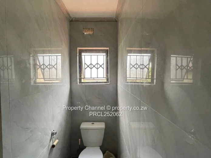 Bright Tiled 3-Bed House with Secure Verandah - Hatcliffe