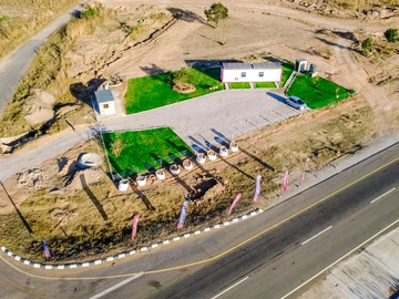 Commercial & Industrial Land