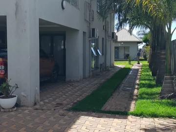 6 Bedroom House