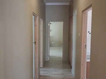 3 Bedroom Flat & Apartment