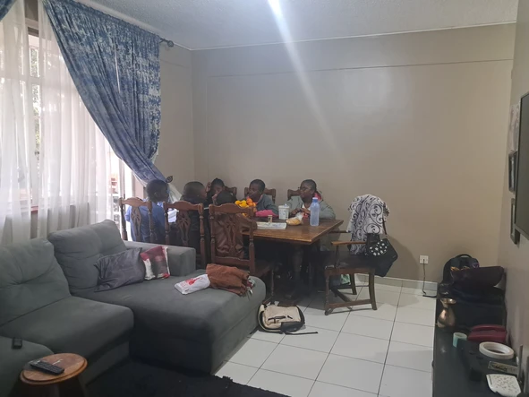 2 Bedroom Flat & Apartment