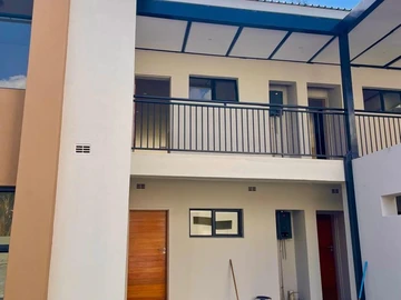 3 Bedroom Flat & Apartment