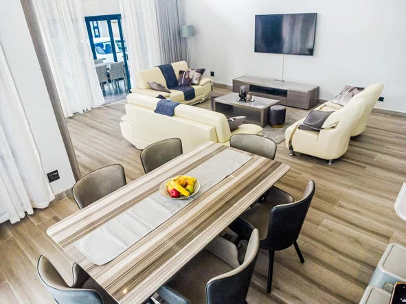 3 Bedroom Flat & Apartment