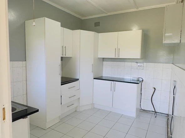2 Bedroom Flat & Apartment