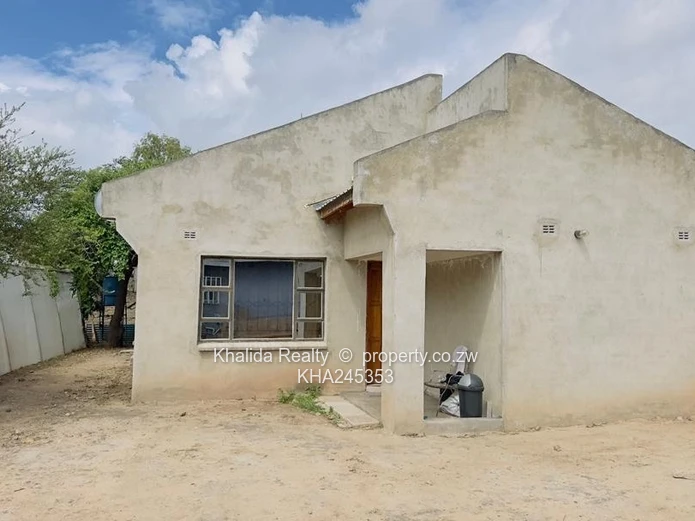 Chadcombe 3 Beds House With a 2 Beds Cottage For Sale