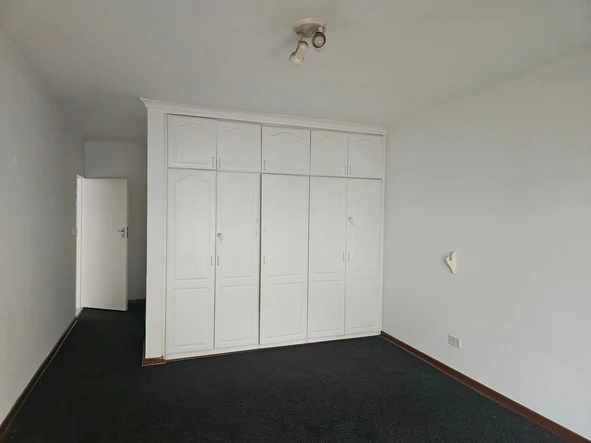 3 Bedroom Flat & Apartment