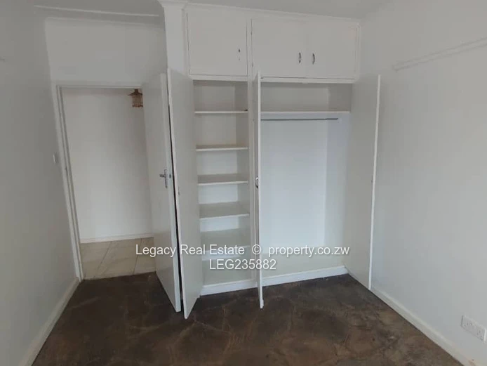 Modern Garden Flat,with Solar,Borehole and Electric Fence