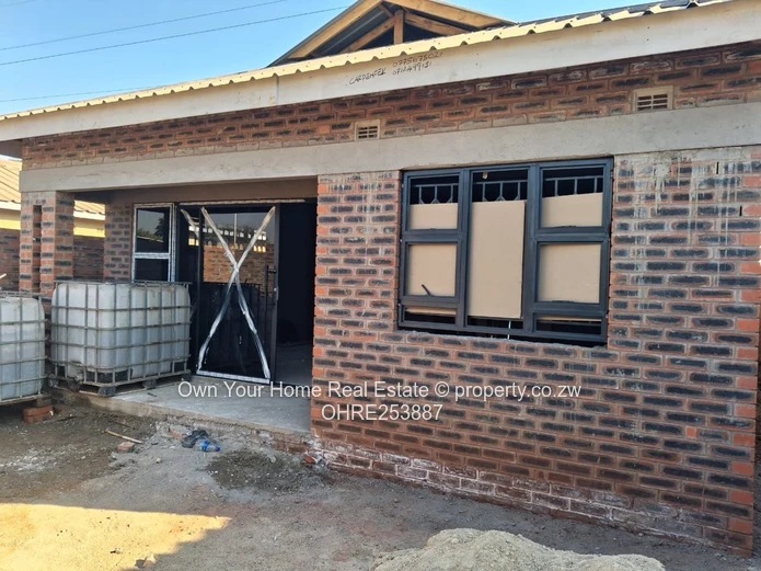 Glen View -Bed Tiled Home with Modern Kitchen & Verandah