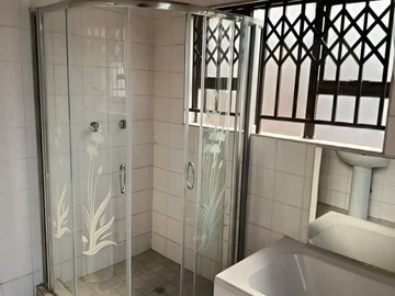 3 Bedroom Garden Flat