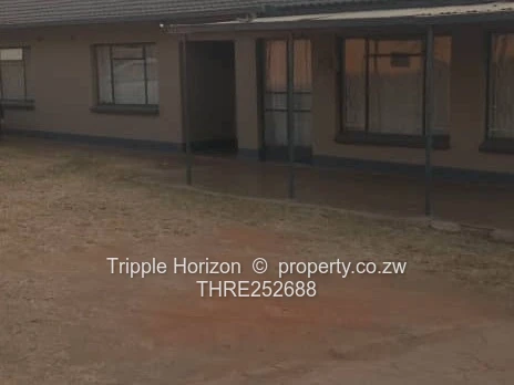 3-Bed Cranborne Home with Verandah, Flatlet cottage & Garden