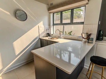 3 Bedroom Flat & Apartment