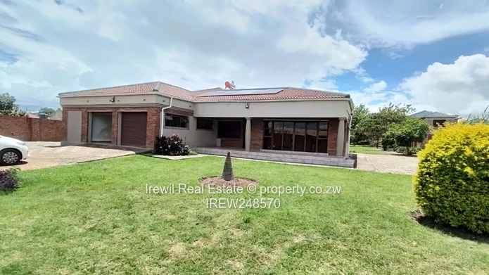 4-Bed Pomona Home with Spacious Living Areas