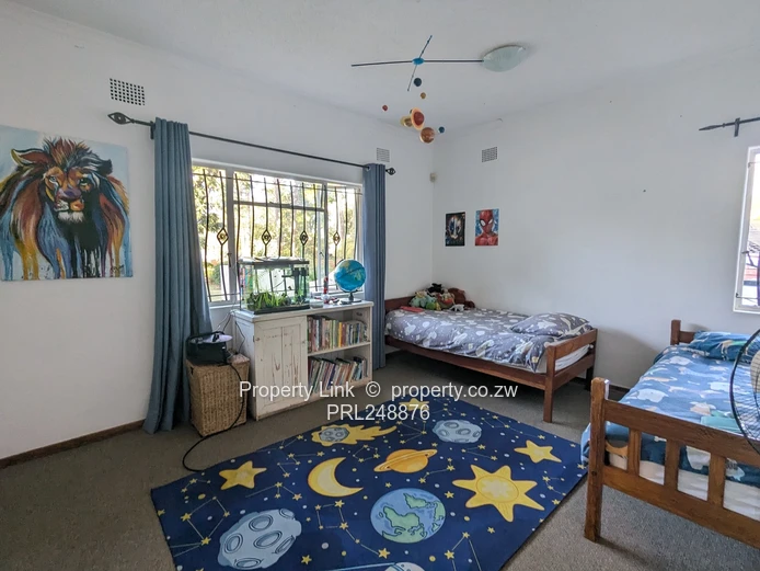 Family Friendly Highlands Home - Available 1 August
