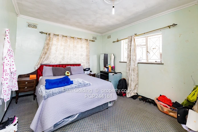 Charming Family Home In Zimre Park