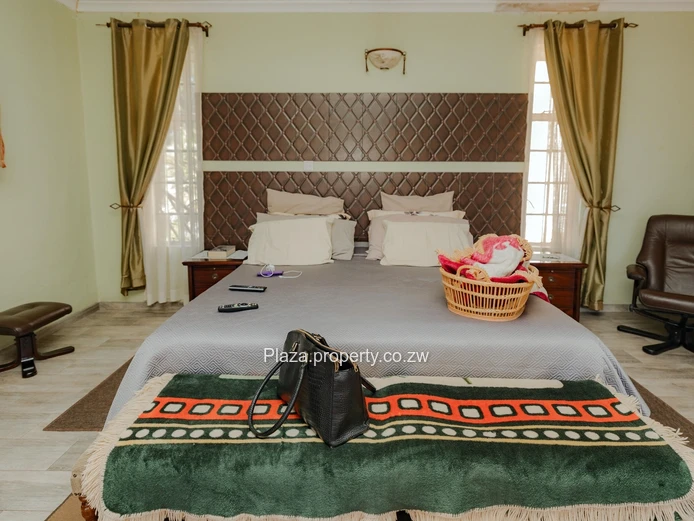 Executive Mature Home To Let 