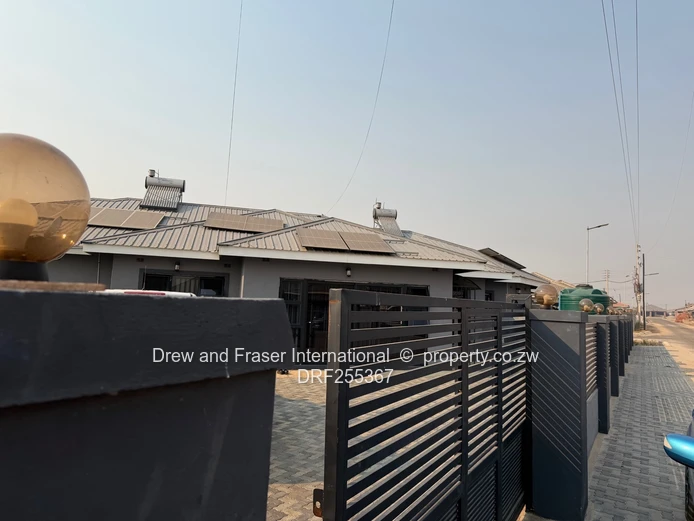 Modern 4-Bed Gated Home with Borehole & Solar Geysers, Mabvazuva