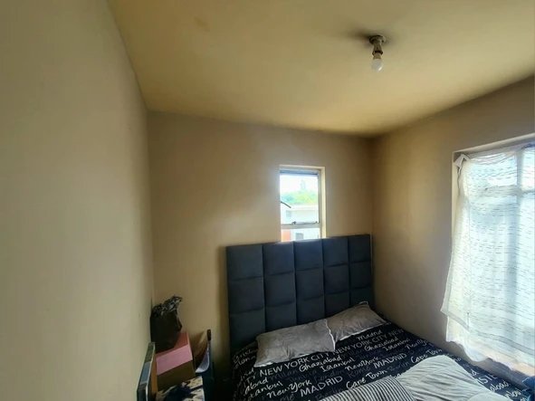 2 Bedroom Flat & Apartment