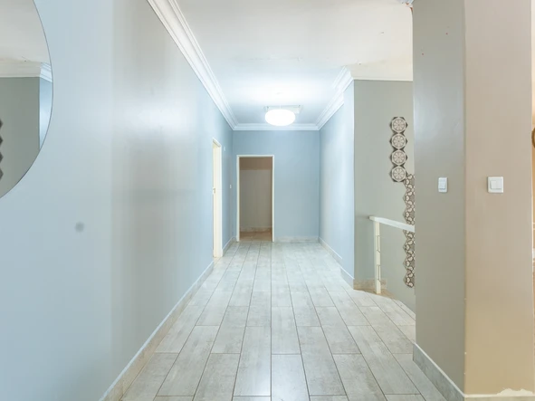 3 Bedroom Flat & Apartment