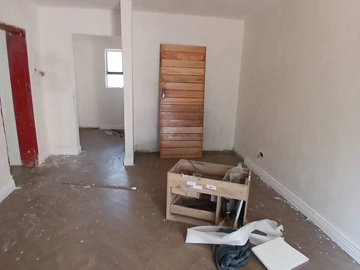 2 Bedroom Flat & Apartment