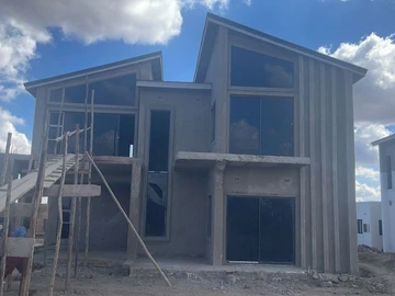 4 Bedroom Flat & Apartment