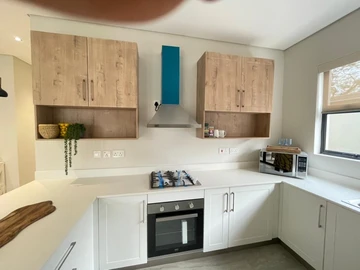 3 Bedroom Flat & Apartment