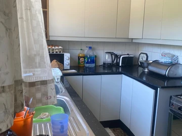 2 Bedroom Flat & Apartment