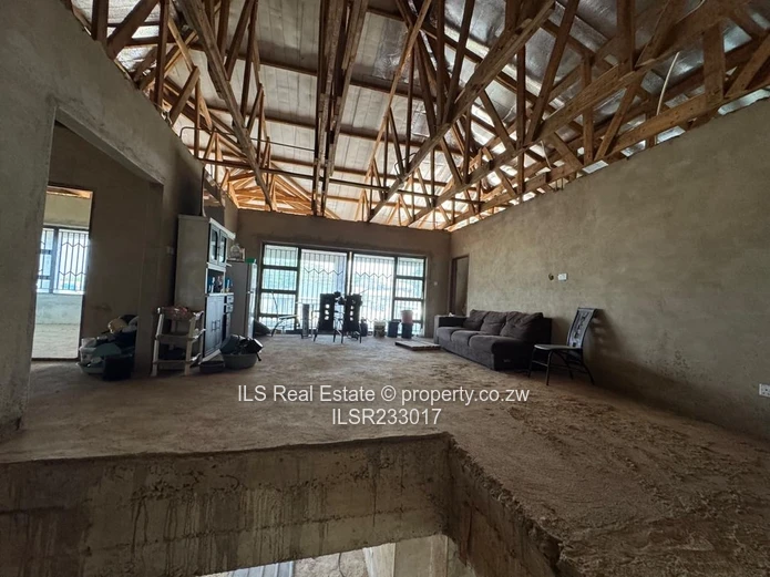 Spacious 6-Bed Shell House with Pool in Crowhill Views