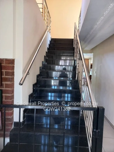 Spacious 6 bed double storey for sale in Glenlorne