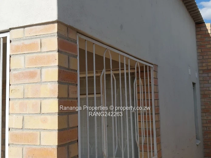 Great Opportunity! 3 Bedroom House In Cowdray Park