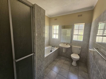 3 Bedroom Garden Flat