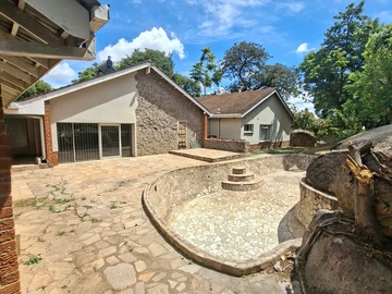 6 Bedroom Flat & Apartment