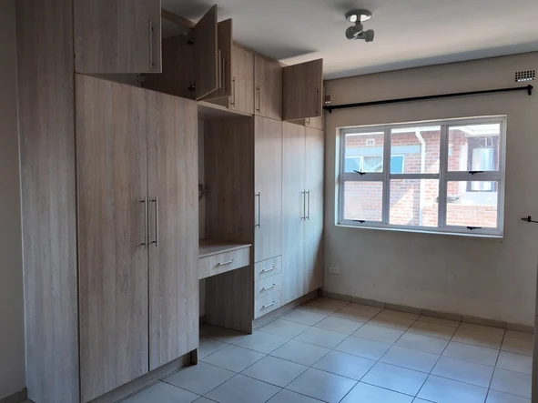 3 Bedroom Flat & Apartment