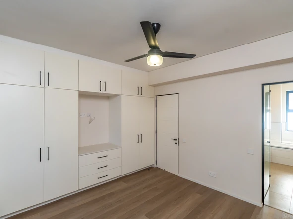 3 Bedroom Flat & Apartment