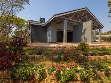 6 Bedroom House