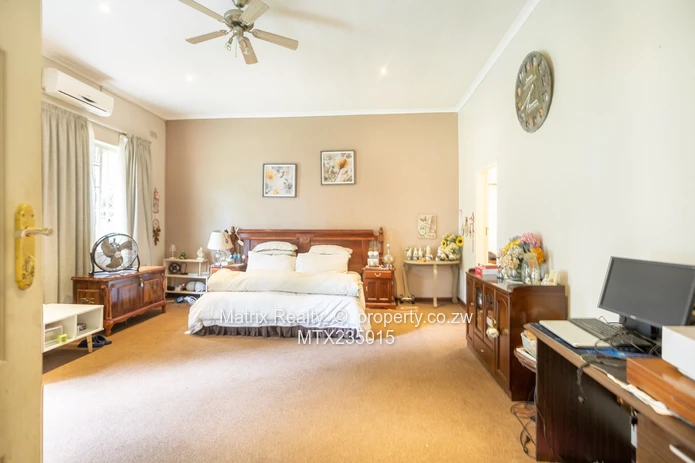 6 Bedroom House for Sale in Chisipite