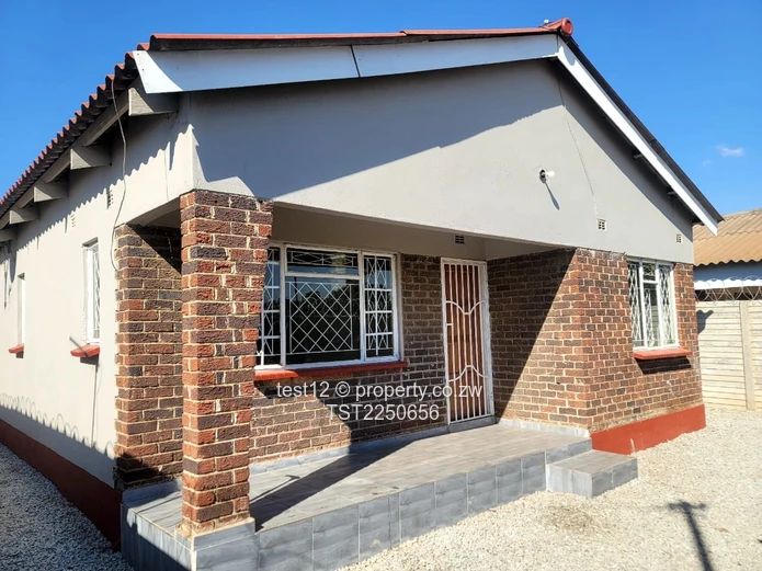 Mufakose house for sale  (Sole Mandate)