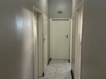 2 Bedroom Flat & Apartment