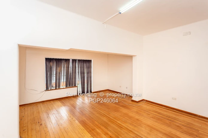 Commercial Property For Rent in Avondale